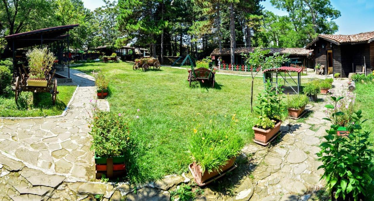 Hotel Izvora - Garden Retreat Arbanasi Exteriör bild