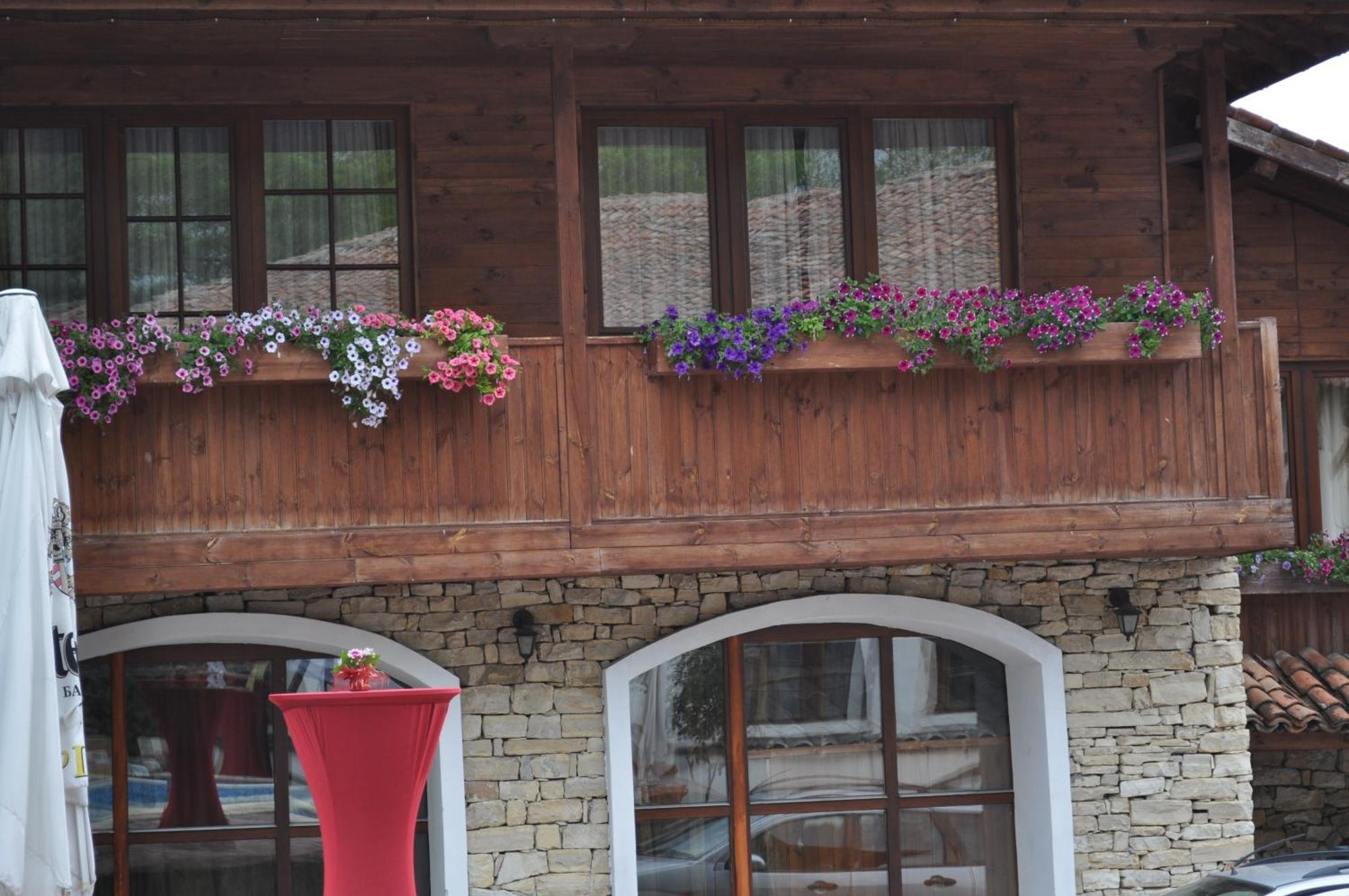 Hotel Izvora - Garden Retreat Arbanasi Exteriör bild