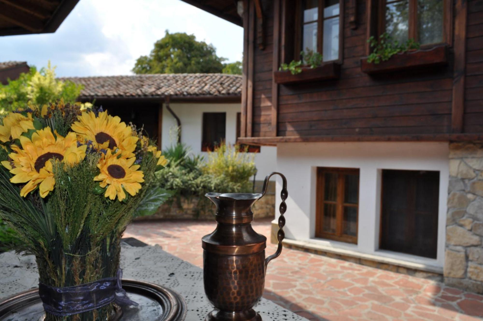 Hotel Izvora - Garden Retreat Arbanasi Exteriör bild