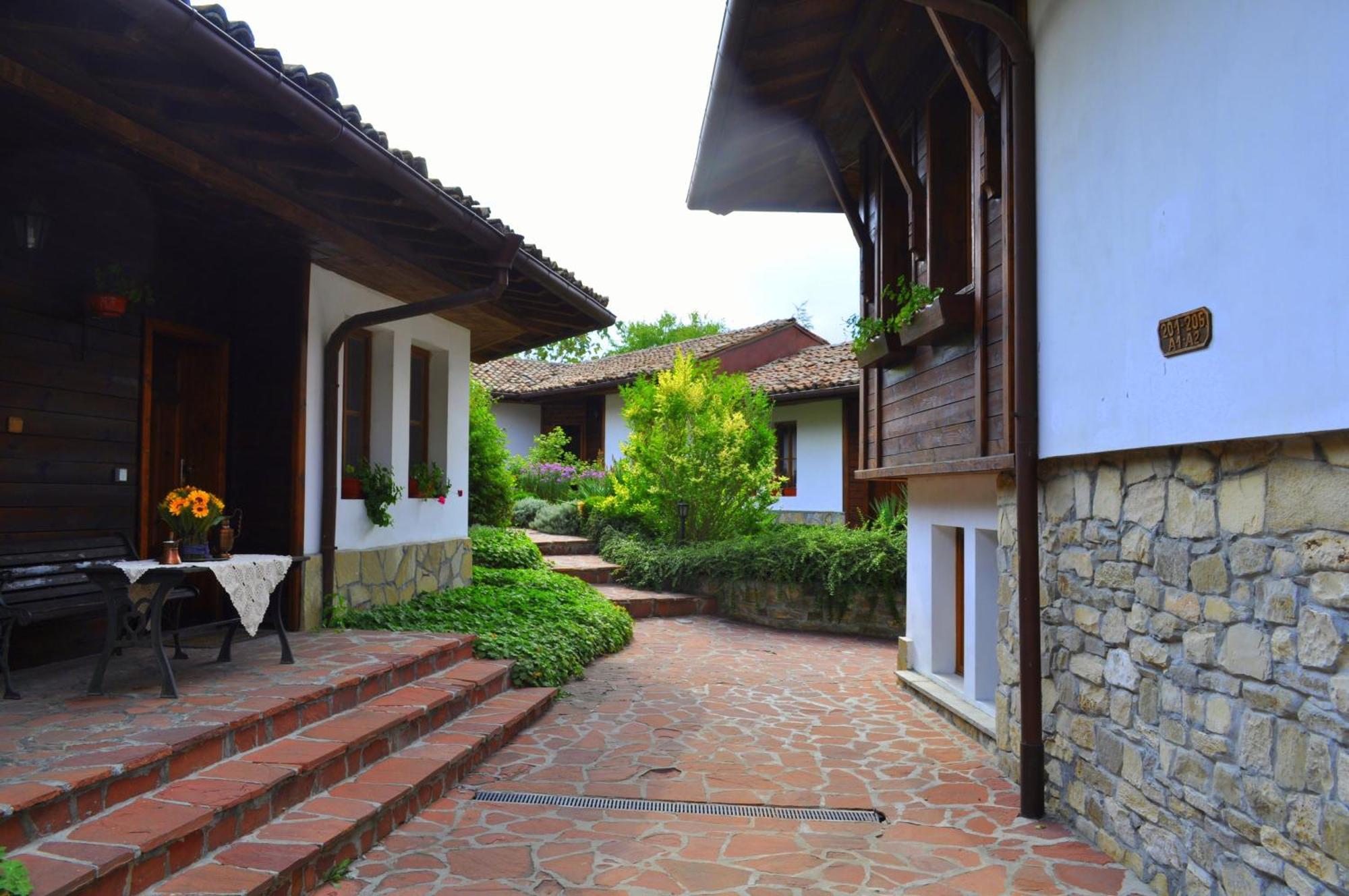 Hotel Izvora - Garden Retreat Arbanasi Exteriör bild