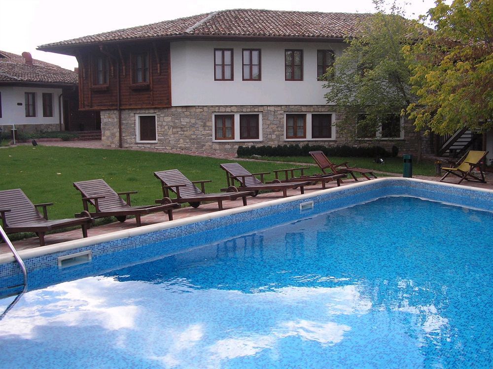 Hotel Izvora - Garden Retreat Arbanasi Exteriör bild