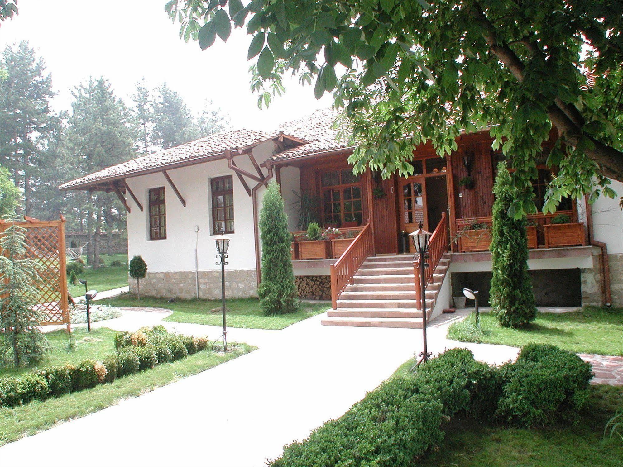 Hotel Izvora - Garden Retreat Arbanasi Exteriör bild