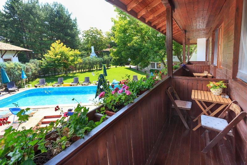 Hotel Izvora - Garden Retreat Arbanasi Exteriör bild